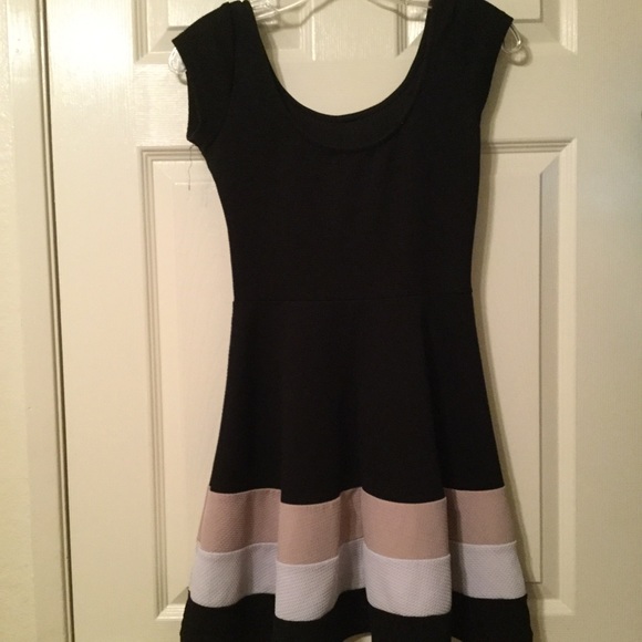 Black Dress - Picture 3 of 4